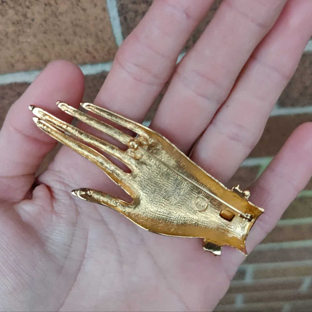 ✋ Rare Vintage Butler & Wilson Hand Brooch - Picture 5 of 6